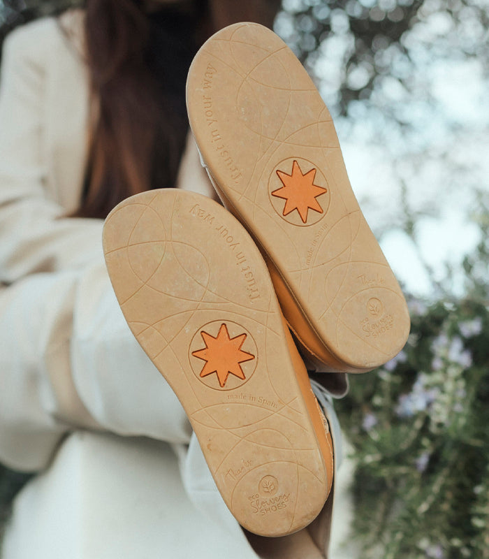 Women's Vegan Leather Boots Mut Caramelo